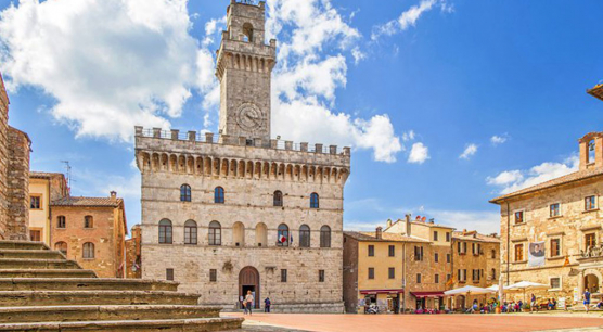 italy-montepulciano-attractions-piazza-grande